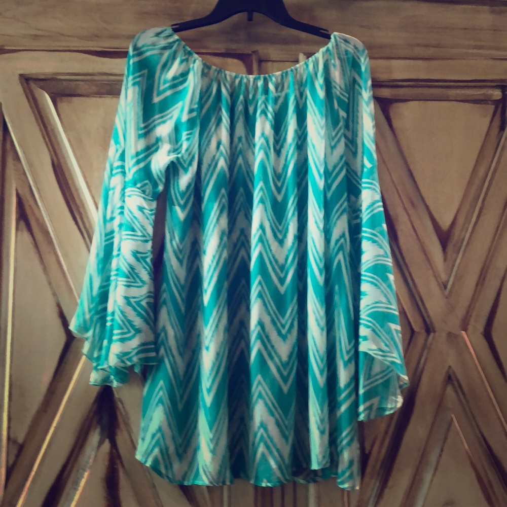 Ladies Tunic very nice beautiful sleeves